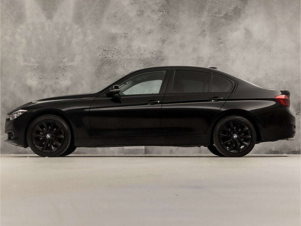 BMW 3 Serie 318i Sportline Automaat (NAVIGATIE, BLACK PACK,, Auto's, BMW, Automaat, 12 maanden, Gebruikt, Automatische klimaatregeling
