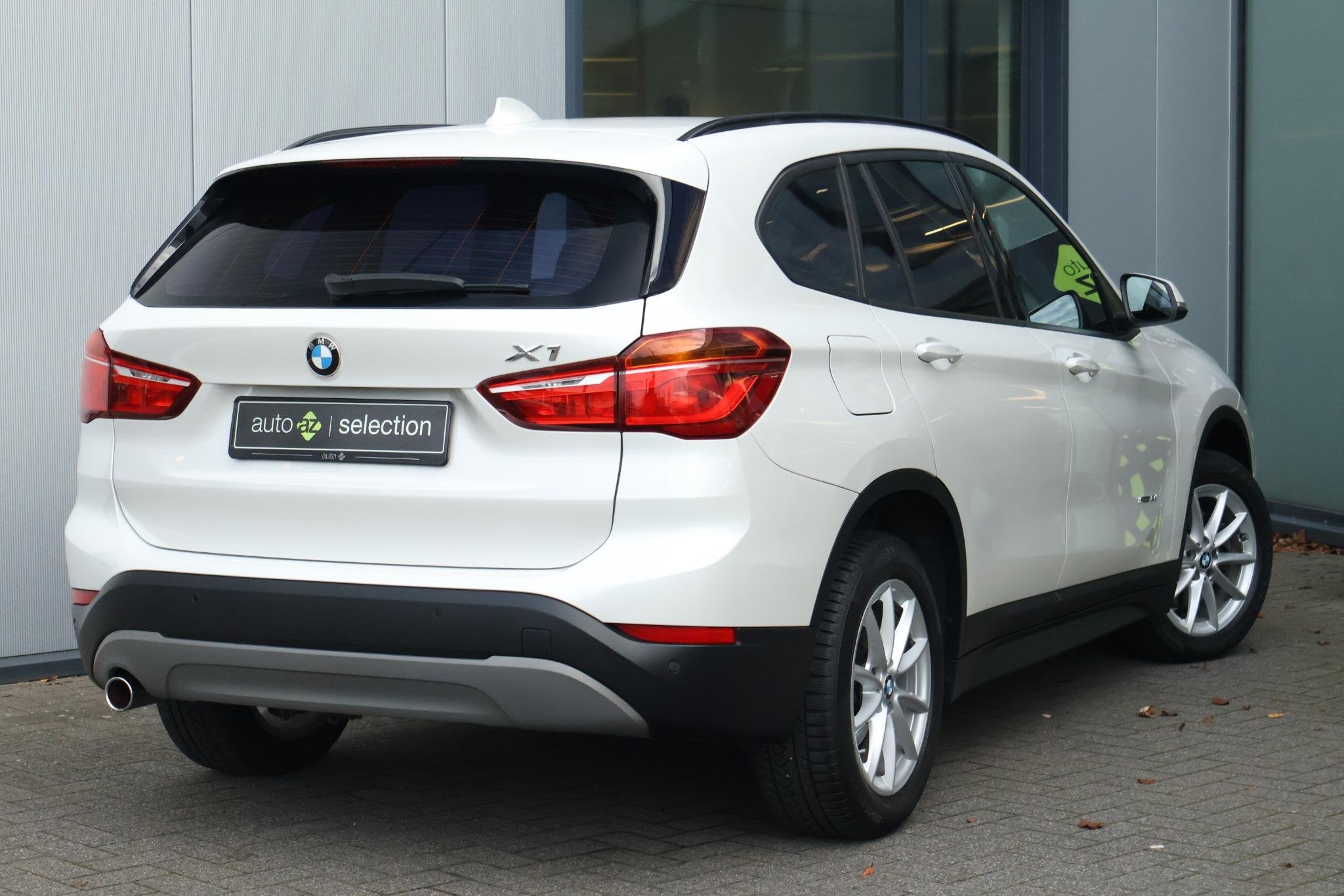 BMW X1 sDrive18d Executive, Auto's, BMW, Stof, Euro 6, 4 cilinders, Wit