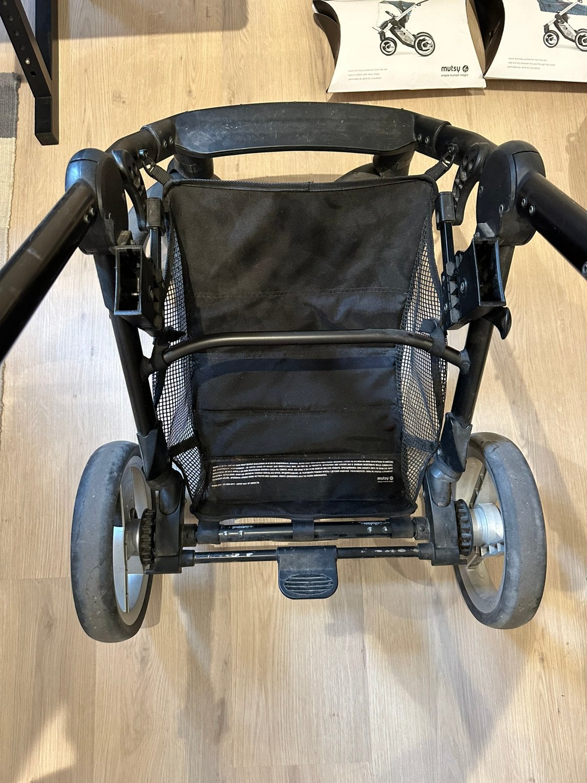 Complete Mutsy Evo kinderwagenset (incl. accessoires), Ophalen, Gebruikt, Mutsy, Met reiswieg