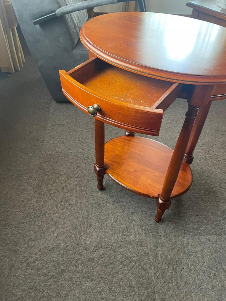 Houten bijzettafel met lade en extra plank, Huis en Inrichting, Tafels | Bijzettafels, 45 tot 60 cm, Minder dan 55 cm, Gebruikt