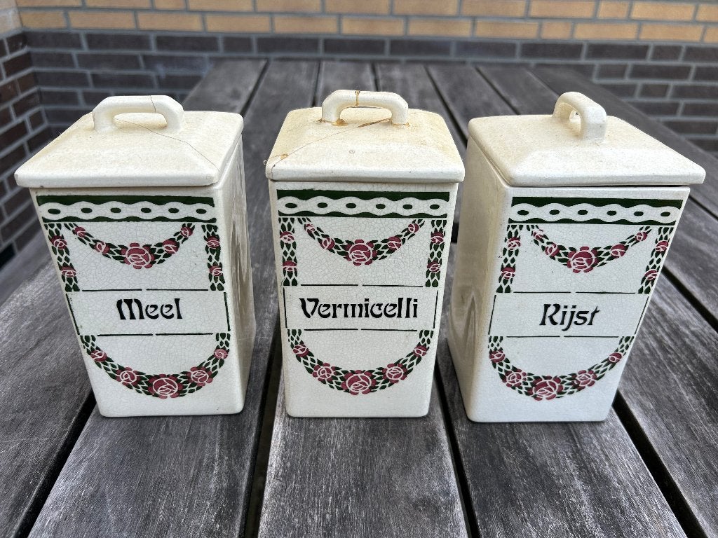 3 Antieke keramische voorraadpotten, Ophalen