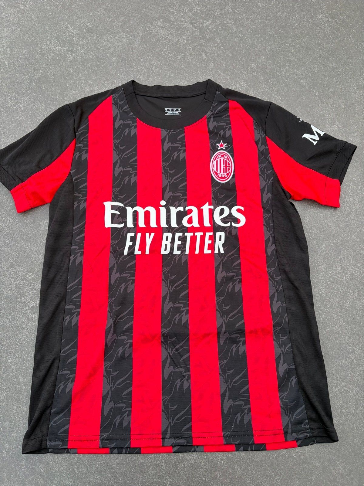 AC Milan Thuisshirt 25/26 Maat S - Modric 14, Sport en Fitness, Voetbal, Maat S, Ophalen of Verzenden, Zo goed als nieuw, Shirt