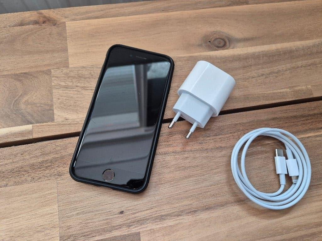 iPhone SE 2022 3e generatie 128GB met krassen op het scherm, Telecommunicatie, Mobiele telefoons | Apple iPhone, Blauw, Ophalen of Verzenden