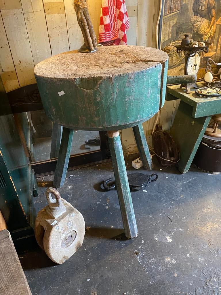 Oude slagersblok slagerstafel, Ophalen