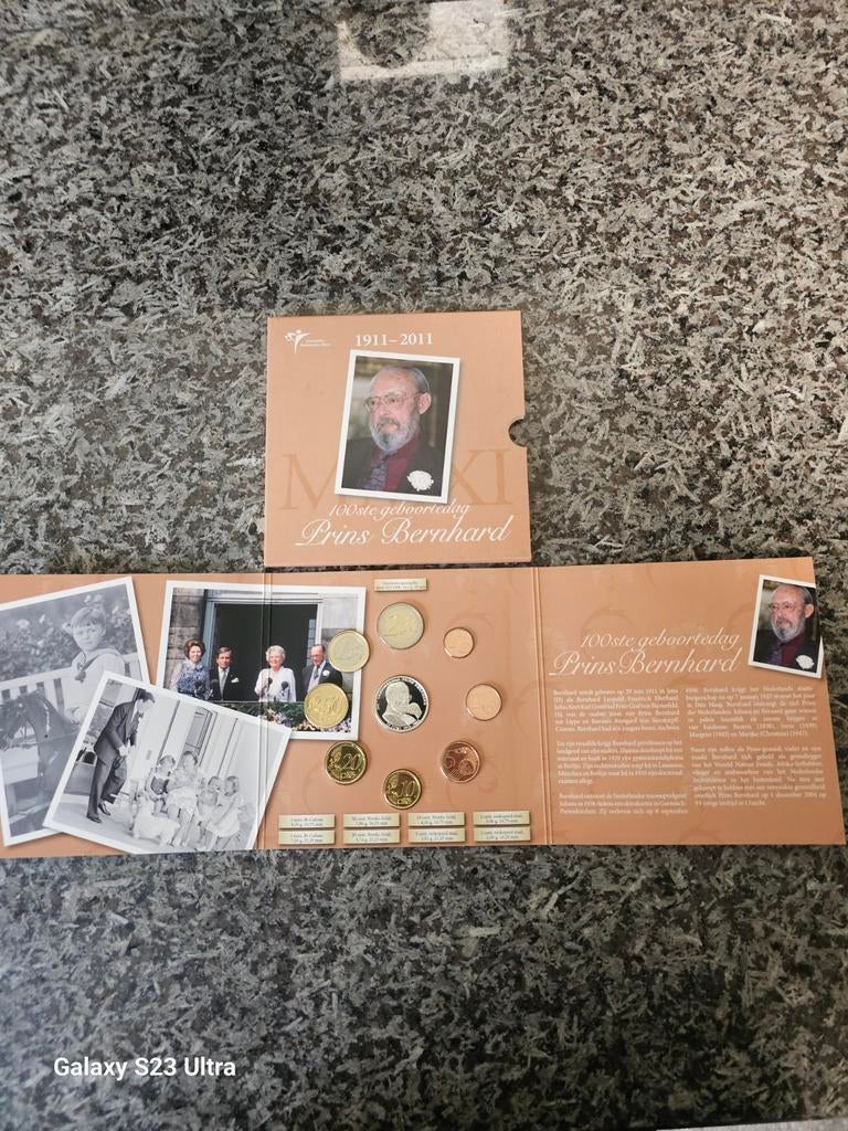Prins Bernhard Herdenkingsset 2011, Postzegels en Munten, Ophalen of Verzenden, Koningin Beatrix, Euro's, Setje