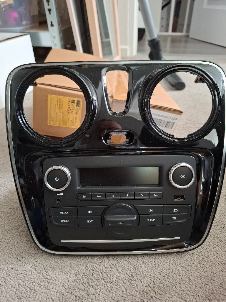 Dacia autoradio, Auto diversen, Autoradio's, Ophalen, Nieuw