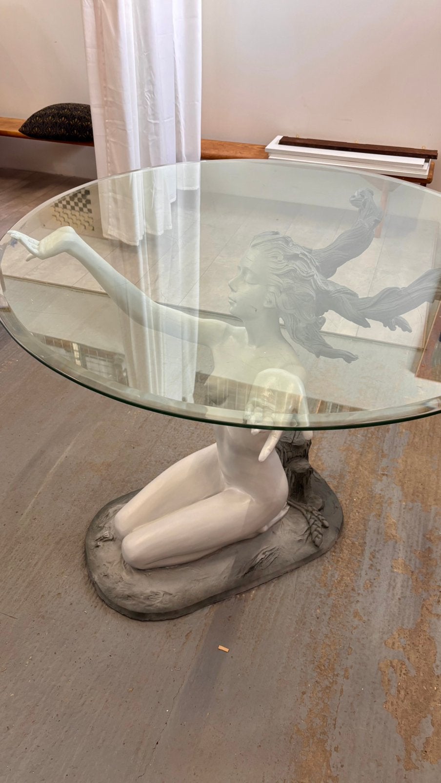Vrouw bronzen beeld / onderstel tafel, Huis en Inrichting, Tafels | Salontafels, Ophalen, ., Rond, .