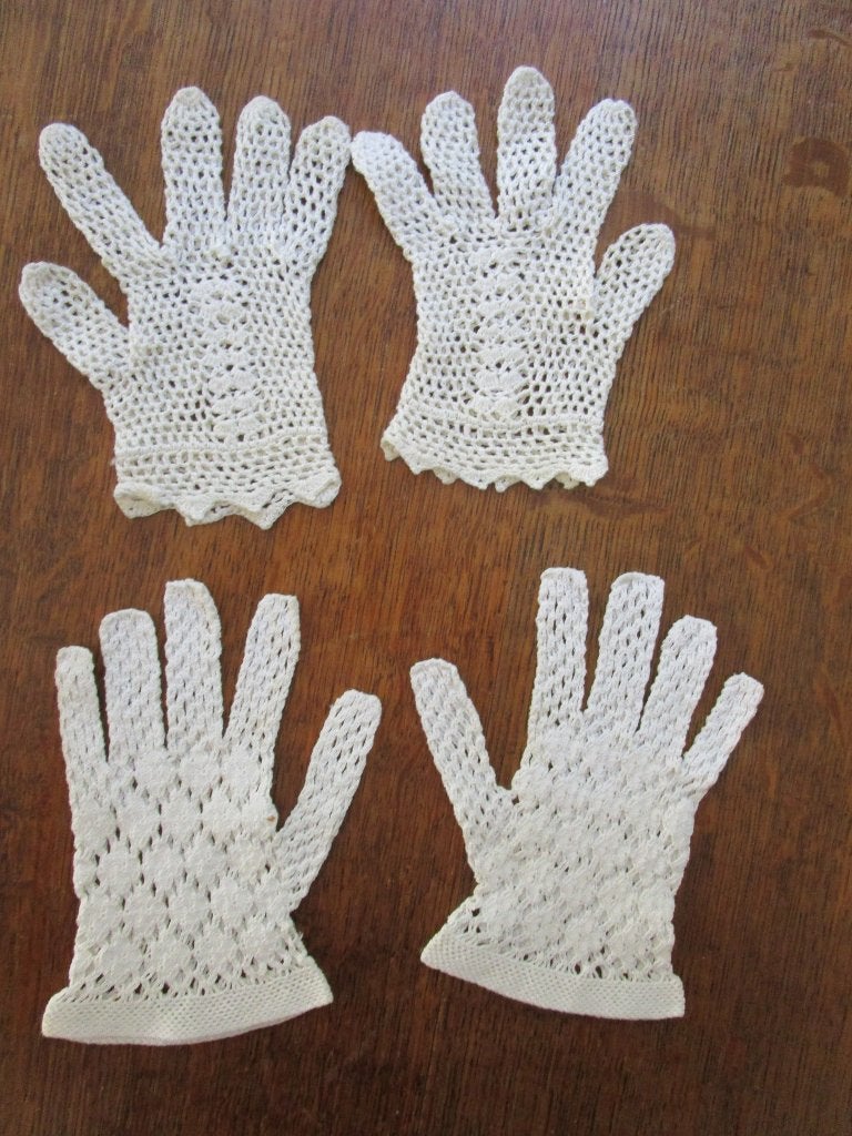 Oude gehaakte kinder handschoenen - 2 paar, Antiek en Kunst, Ophalen of Verzenden, Kinderen, Onbekend