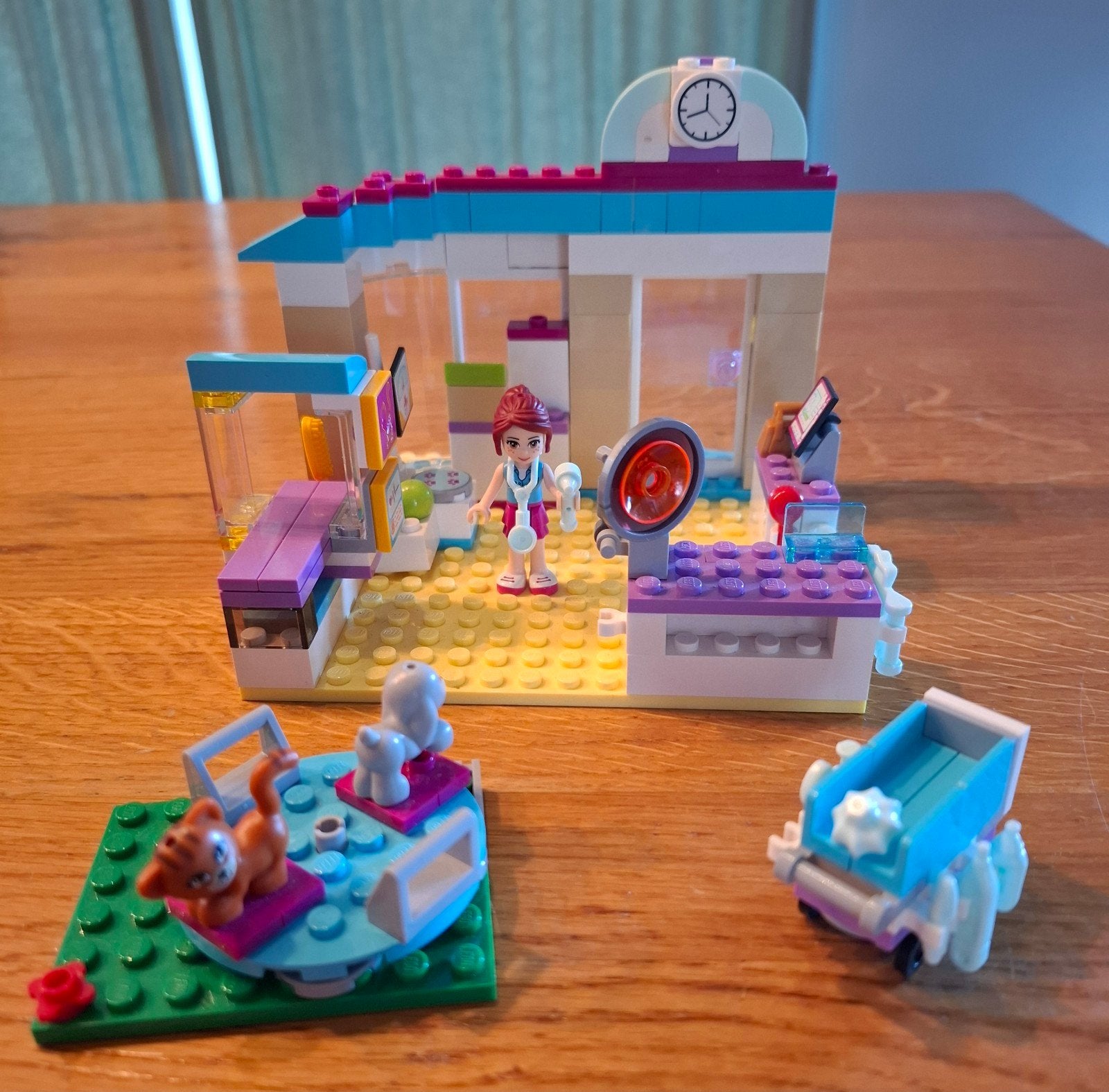 legofriends diere kliniek, Verzenden, Zo goed als nieuw