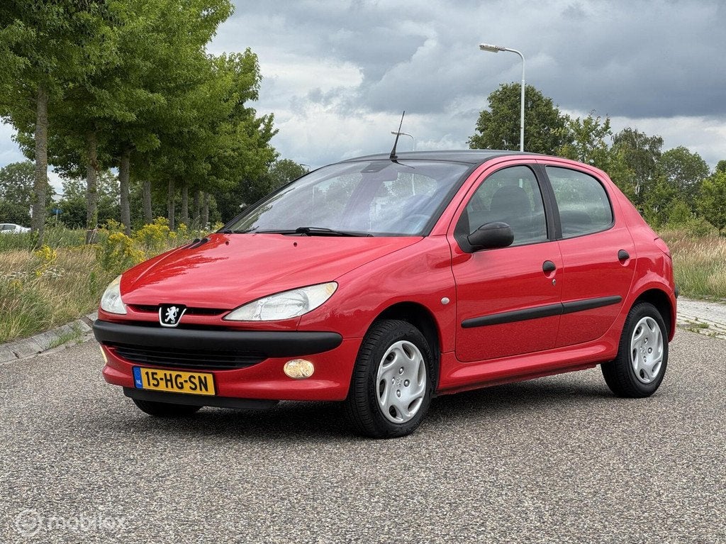 Peugeot 206 1.4 Gentry Clima 52.000 KM, Auto's, 4 cilinders, Origineel Nederlands, Bedrijf, 75 pk