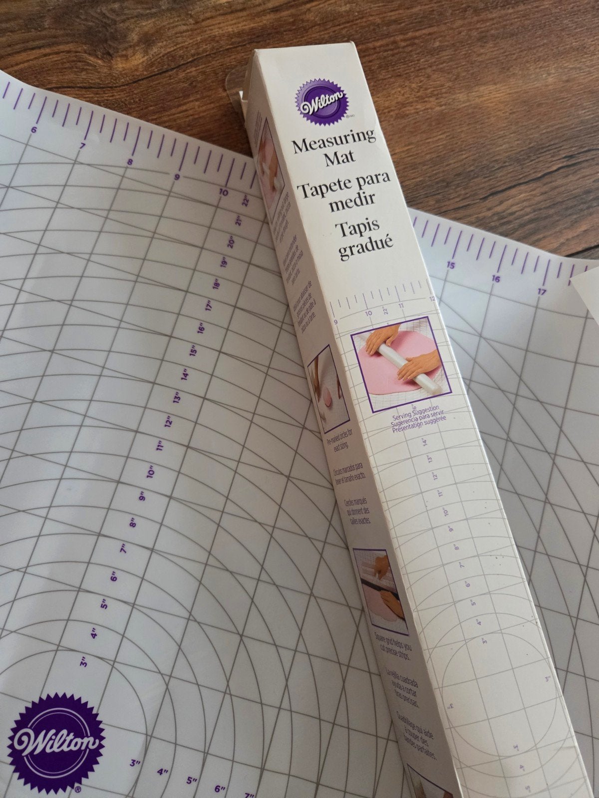 Wilton Roll n cut Measuring mat 60 x 59 cm, Hobby en Vrije tijd, Ophalen of Verzenden, Zo goed als nieuw, Taarten of Cupcakes