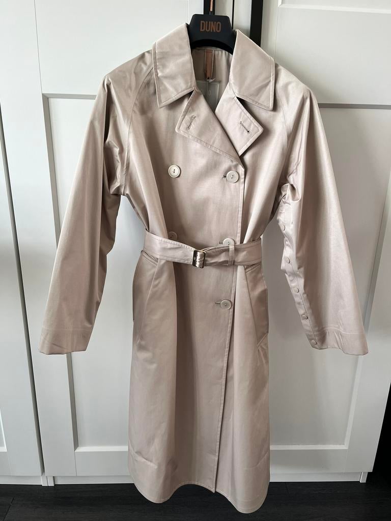 Nieuw: prachtige Duno trenchcoat, Ophalen of Verzenden, Zo goed als nieuw, Maat 36 (S), Beige