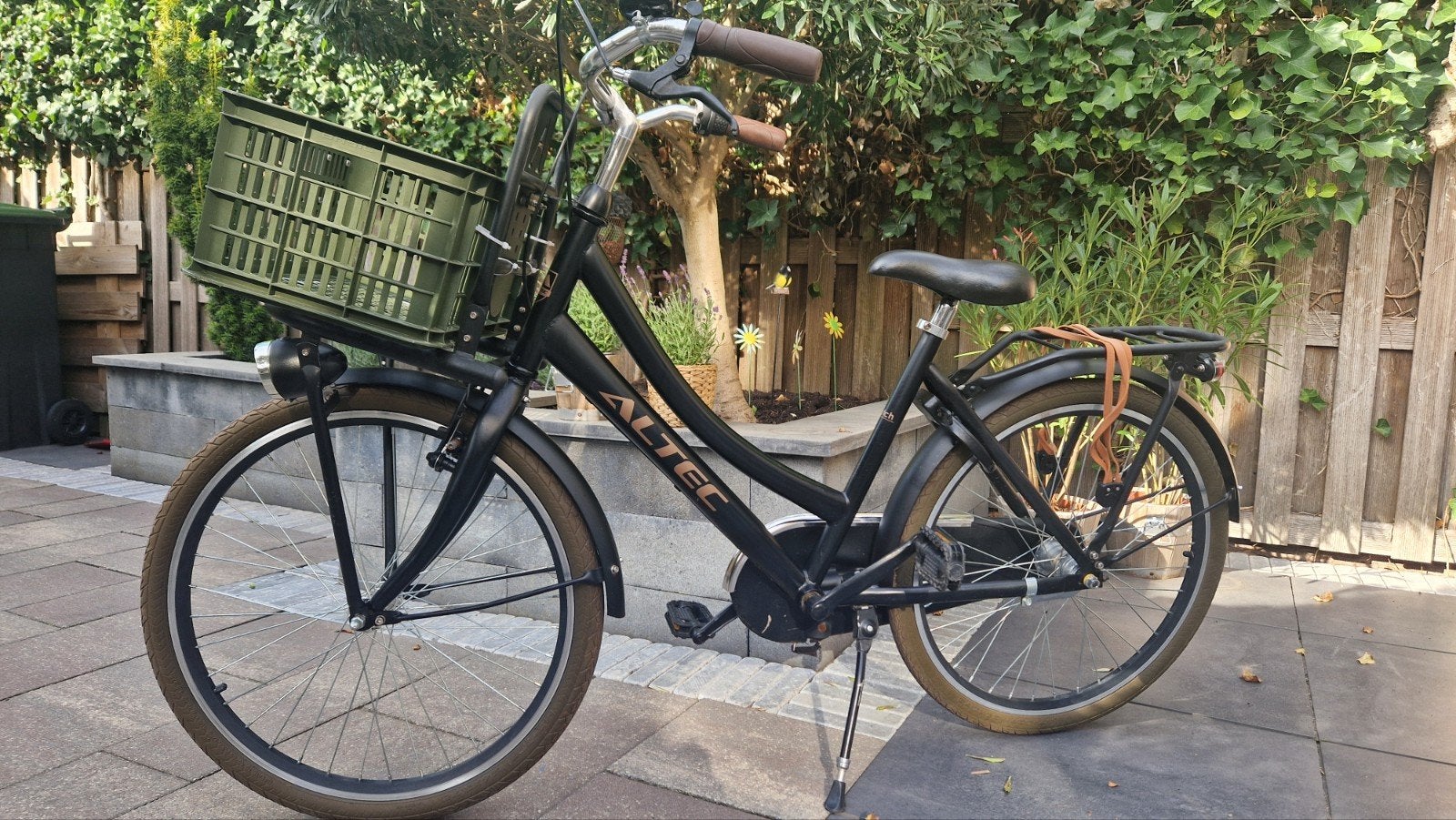Altec kinderfiets 24 inch met Basil mand, Ophalen, Altec, Gebruikt, Terugtraprem