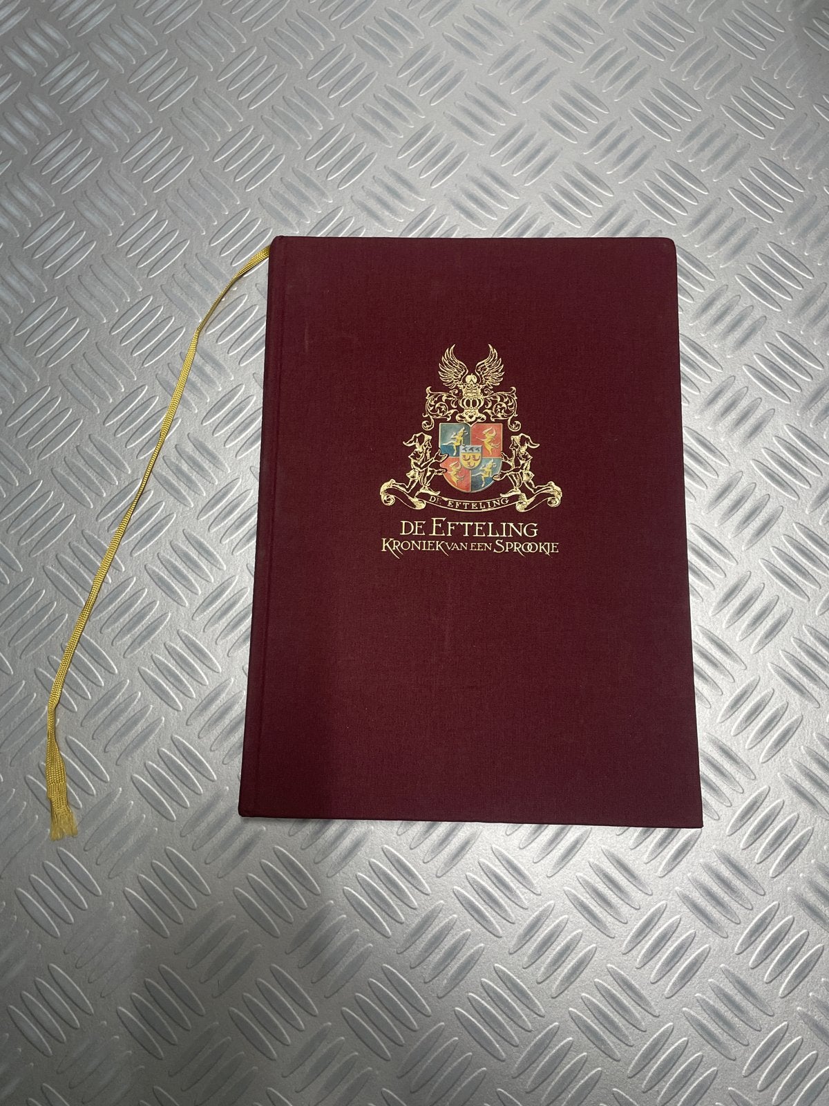 De Efteling Kroniek van een Sprookje Boek, Ophalen of Verzenden, Zo goed als nieuw, Overige typen