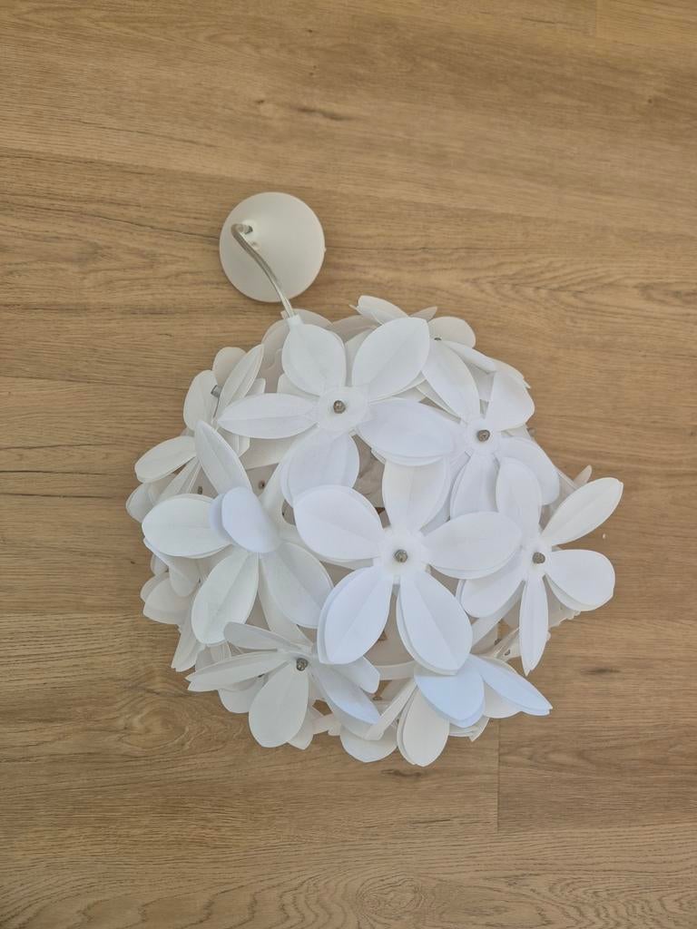 Mooie witte bloemen hanglamp, Ophalen, Overige materialen, Zo goed als nieuw, Bloemen, Romantisch, Speels