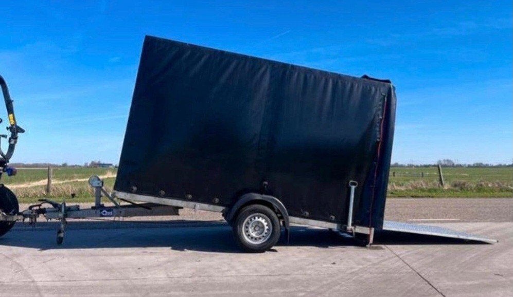 Kantel Trailer / Aanhanger met huif en Lier, Ophalen, Gebruikt