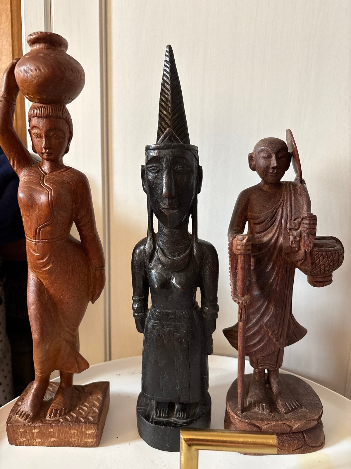 Set van 3 handgesneden houten beelden uit Azië, Hout, Bruin, Handgemaakt, Ophalen of Verzenden