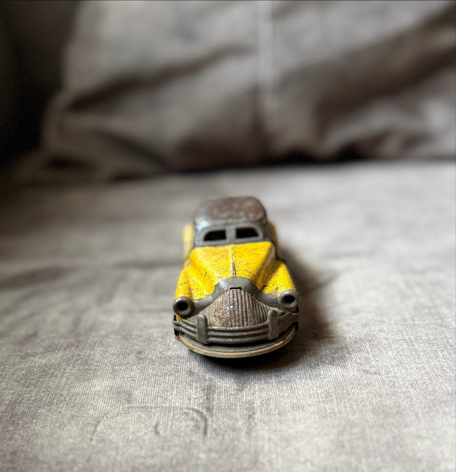 Antieke vintage blikken speelgoedauto - Geel, Made in France, Ophalen of Verzenden