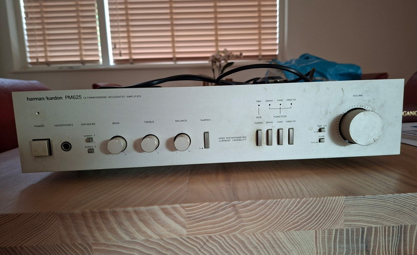 Harman/Kardon PM625 Ultrawideband Geïntegreerde Versterker, Gebruikt, 60 tot 120 watt, Stereo, Ophalen