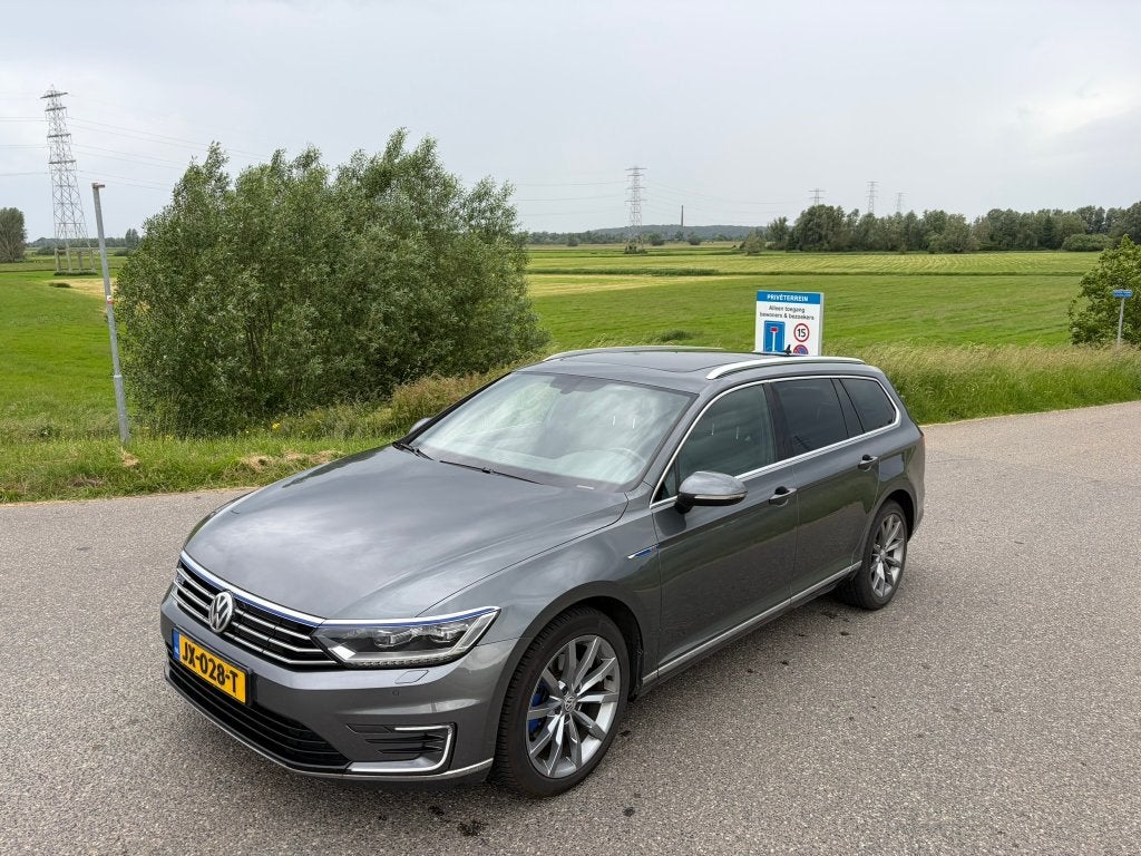 Volkswagen Passat GTE Variant 1.4 TSI Plug-in Hybrid, 1600 kg, 93 €/maand, Zilver of Grijs, 750 kg