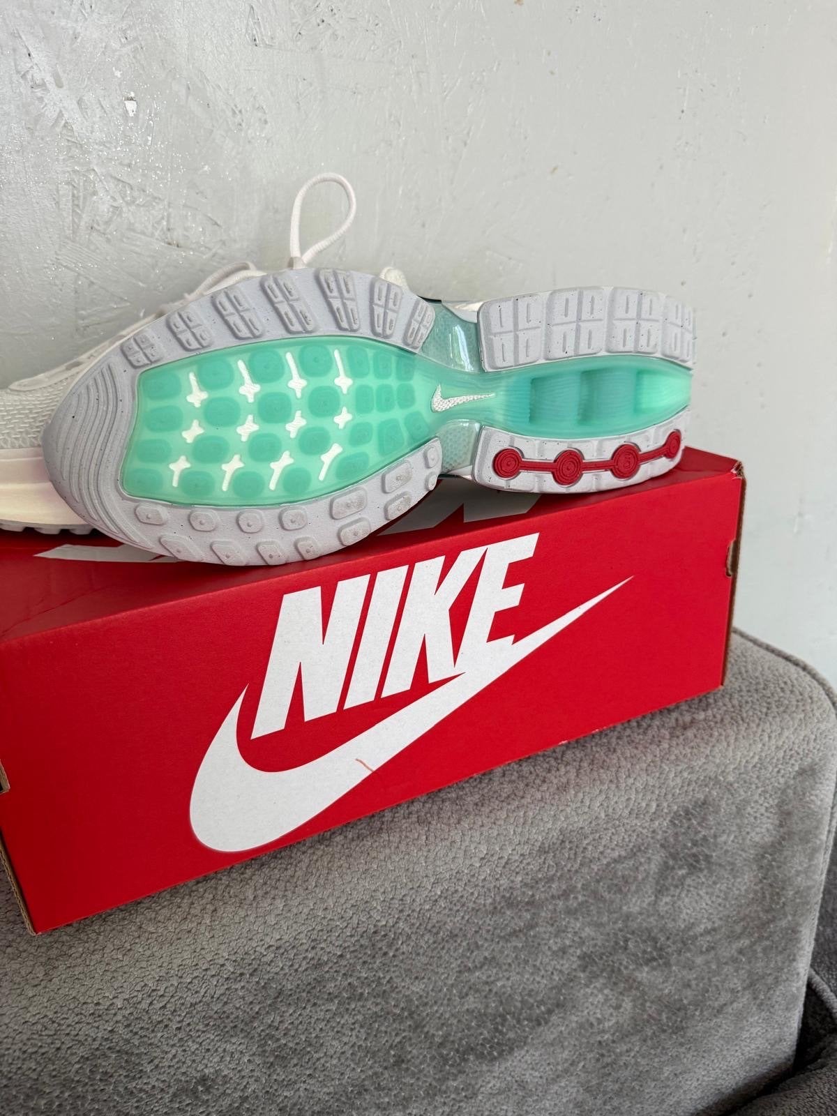Nike Air Max DN - Nieuw in doos, Kleding | Dames, Schoenen, Nieuw, Sneakers of Gympen, Wit, Ophalen of Verzenden