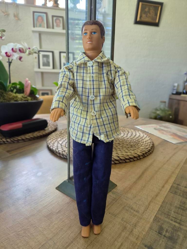 Vintage Ken pop met geruit overhemd en spijkerbroek, Ophalen of Verzenden, Gebruikt, Barbie