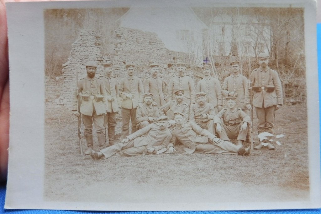 Originele Duitse WO1 Frontfoto Groep Ruïne Pickelhaubes (P), Verzamelen, Verzenden, Landmacht, Duitsland, Foto of Poster