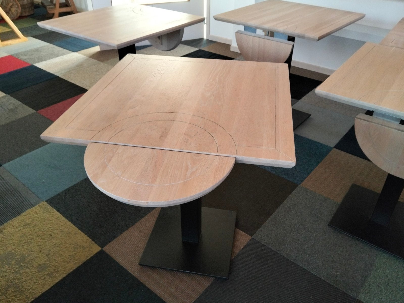 Houten vierkante eettafel met uitschuifbaar rond deel, Overige houtsoorten, Gebruikt, 50 tot 100 cm, Modern, functioneel