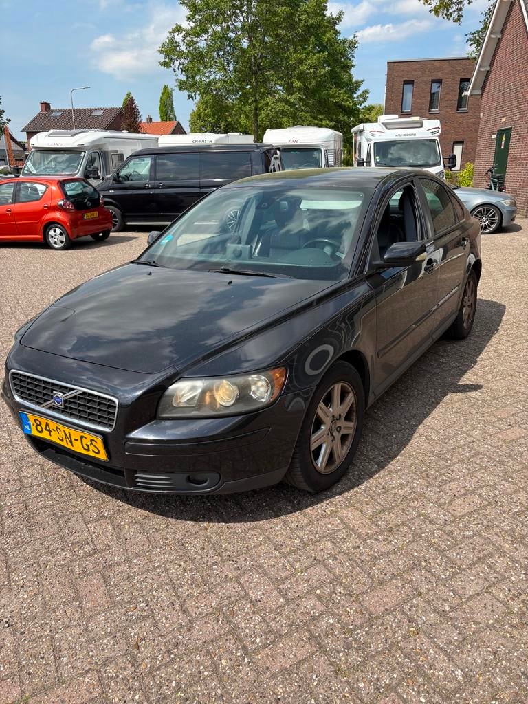 Volvo S40 1.8 Export! Olieverbruik!, Auto's, Voorwielaandrijving, Gebruikt, Zwart, 4 cilinders
