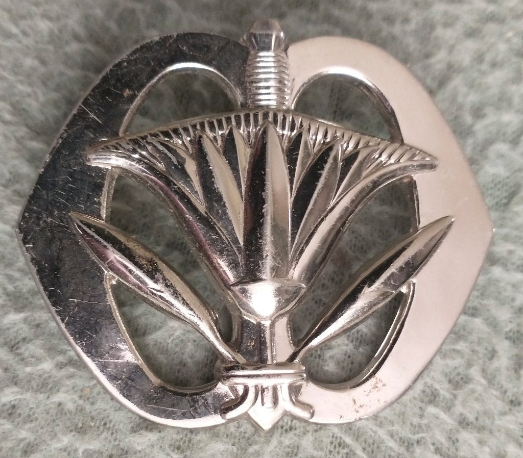 Baretembleem Korps Militaire Administratie, Verzamelen, Verzenden, Landmacht, Nederland, Embleem of Badge