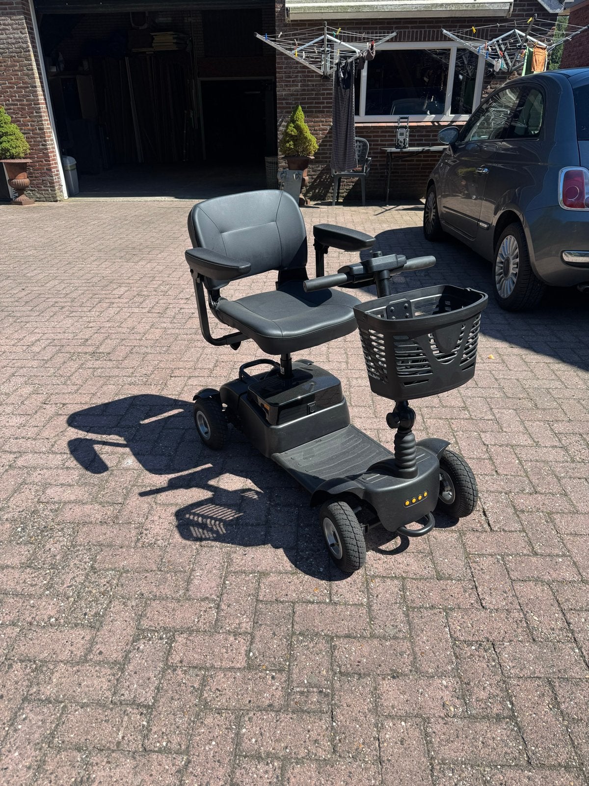 Scootmobiel merk Vivo. Zo goed als nieuw., Ophalen, Zo goed als nieuw, 10 km/u of minder
