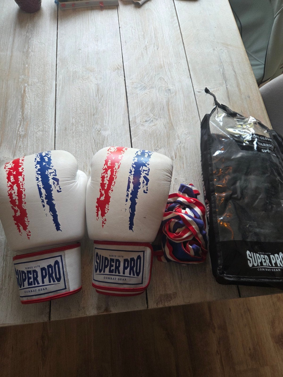 Super Pro bokshandschoenen en bandages, Ophalen of Verzenden