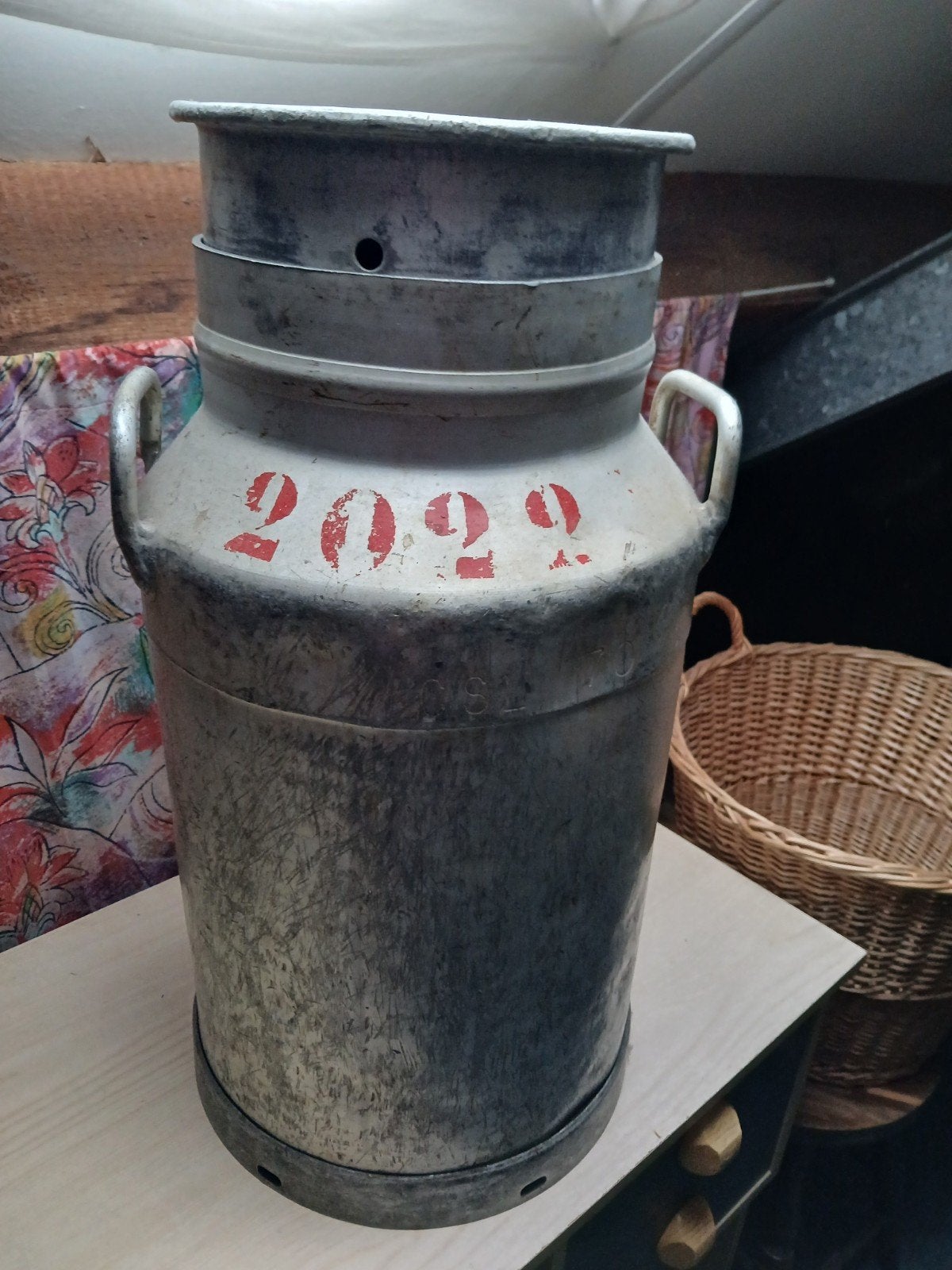 Vintage melkbus met nummer 2022, Antiek en Kunst, Antiek | Woonaccessoires, Ophalen