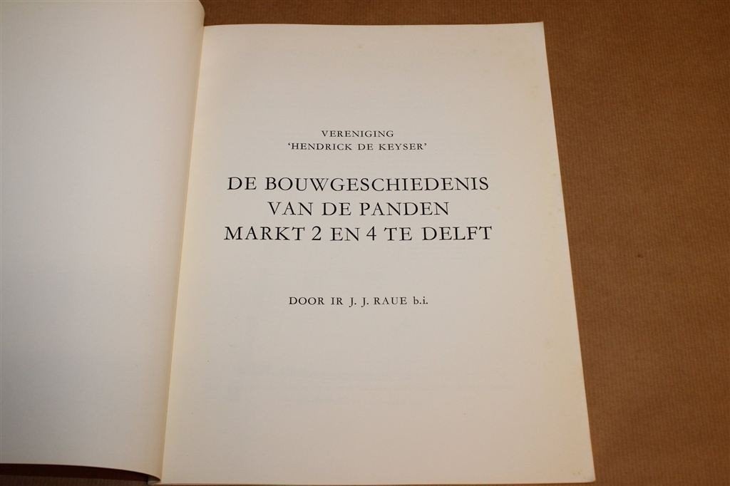 Bouwgeschiedenis Markt 2 en 4 — Delft, 1966, Ophalen of Verzenden, Gelezen