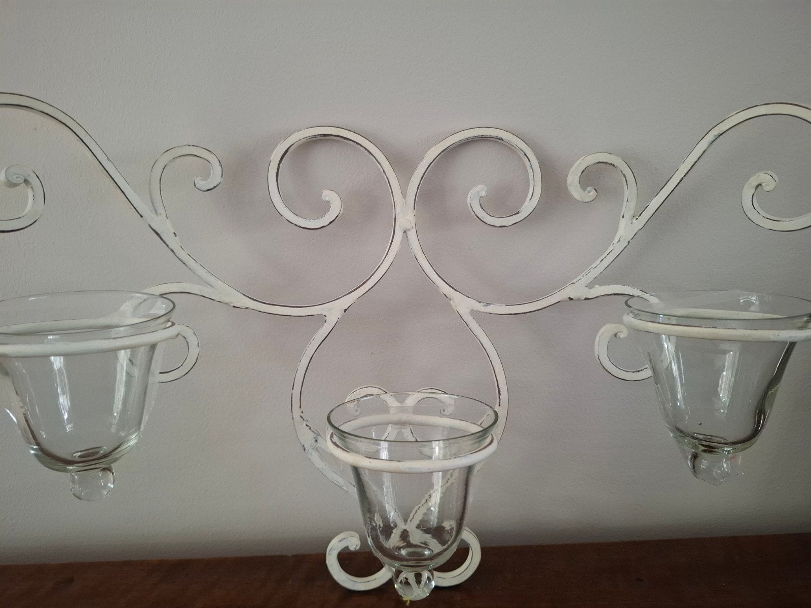 Brocante/Vintage Wandkandelaar met 3 Glazen Kelkjes, Ophalen of Verzenden, Overige materialen