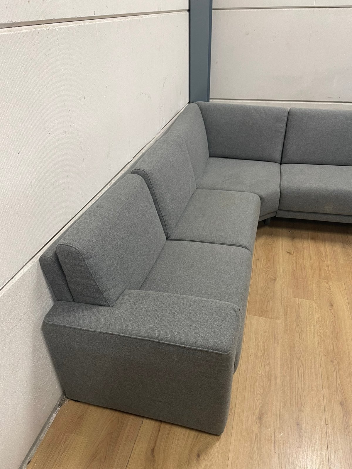 Mooie luxe grijze hoekbank - GEREINIGD!!!, Ophalen, 250 tot 300 cm, Luxe, Hoekbank