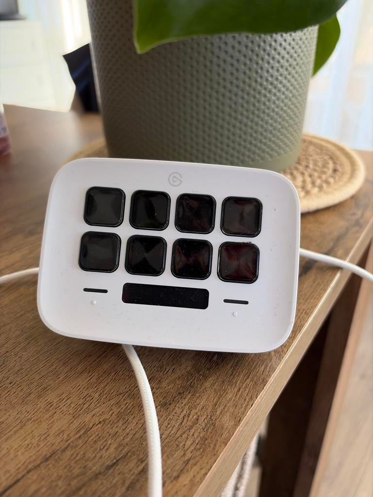 Elgato Stream Deck Neo - Compacte Controller voor Creators, Ophalen of Verzenden, Zo goed als nieuw