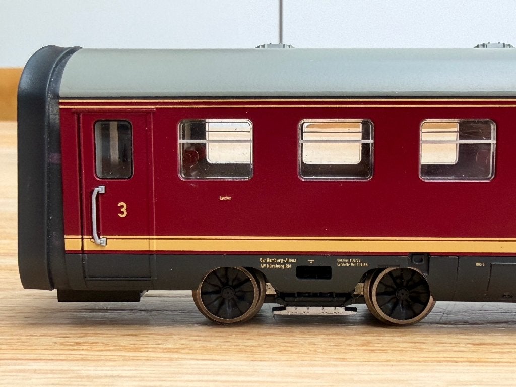 Foto 7 van DB dieseltreinstel VT12.5 - Music Edition (Roco 63136)