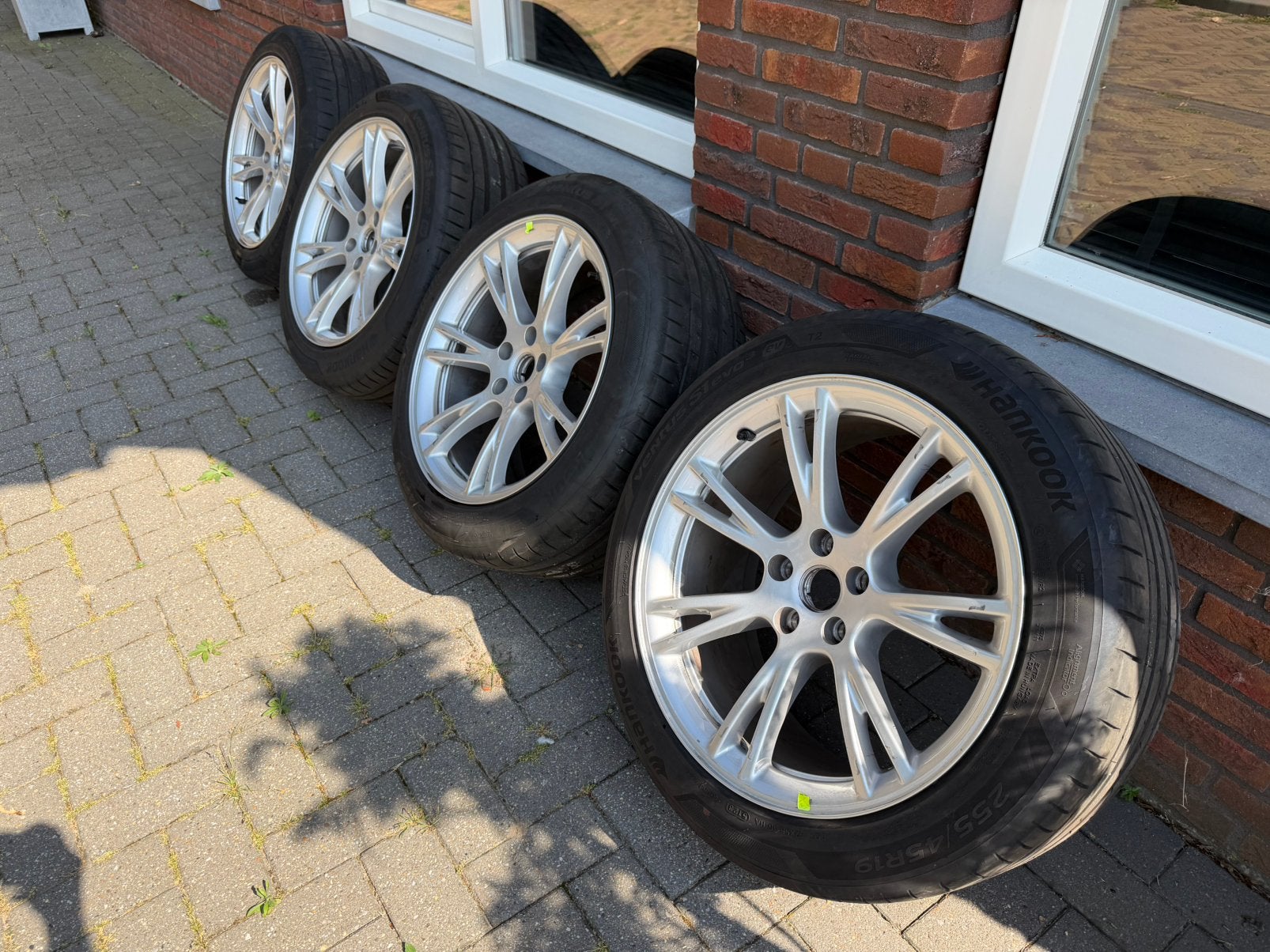 Tesla model Y Gemini velgen complete set origineel 255/45/19, Auto-onderdelen, Banden en Velgen, 255 mm, Banden en Velgen, Zomerbanden