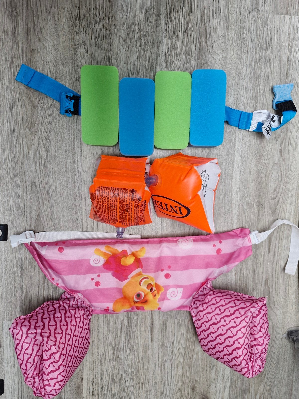 Zwemhulpmiddelen set: zwembandjes, zwemgordel en zwemplank, Ophalen, Zo goed als nieuw, Jongen of Meisje