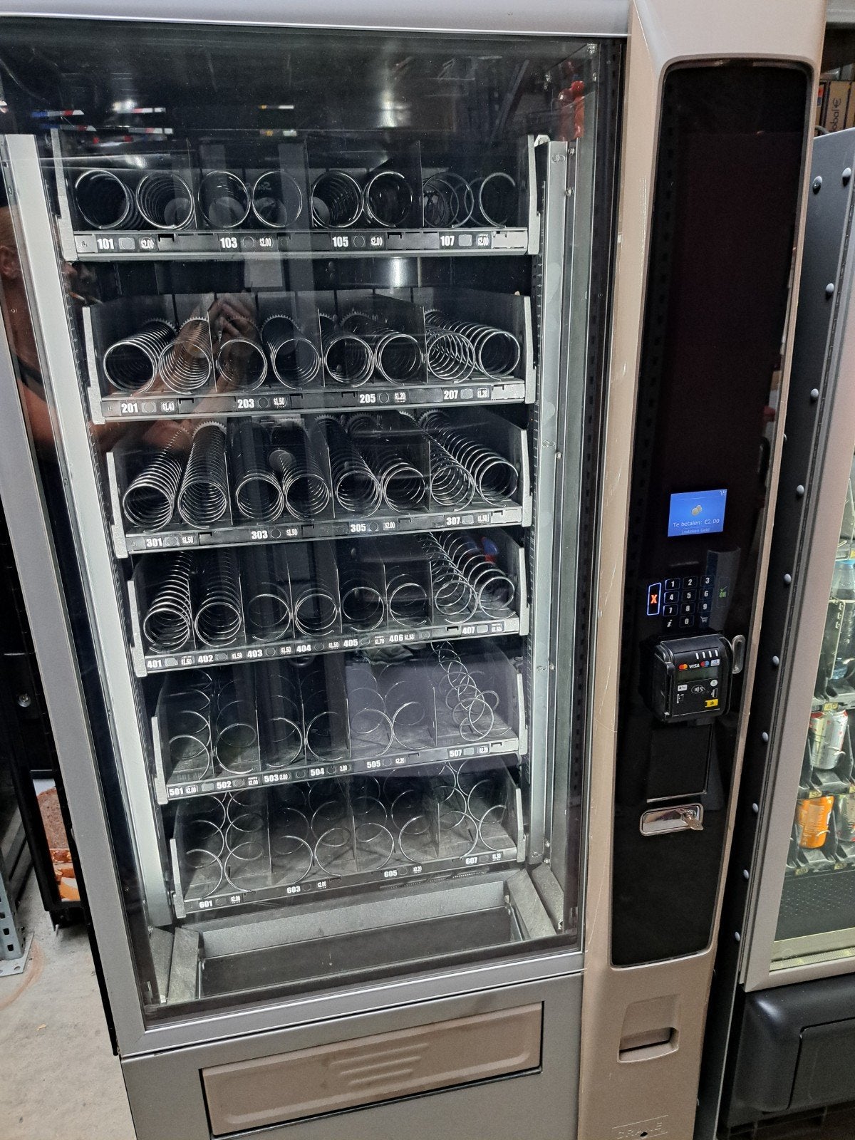 Snack automaat Crane merchant gekoeld, Ophalen, Gebruikt