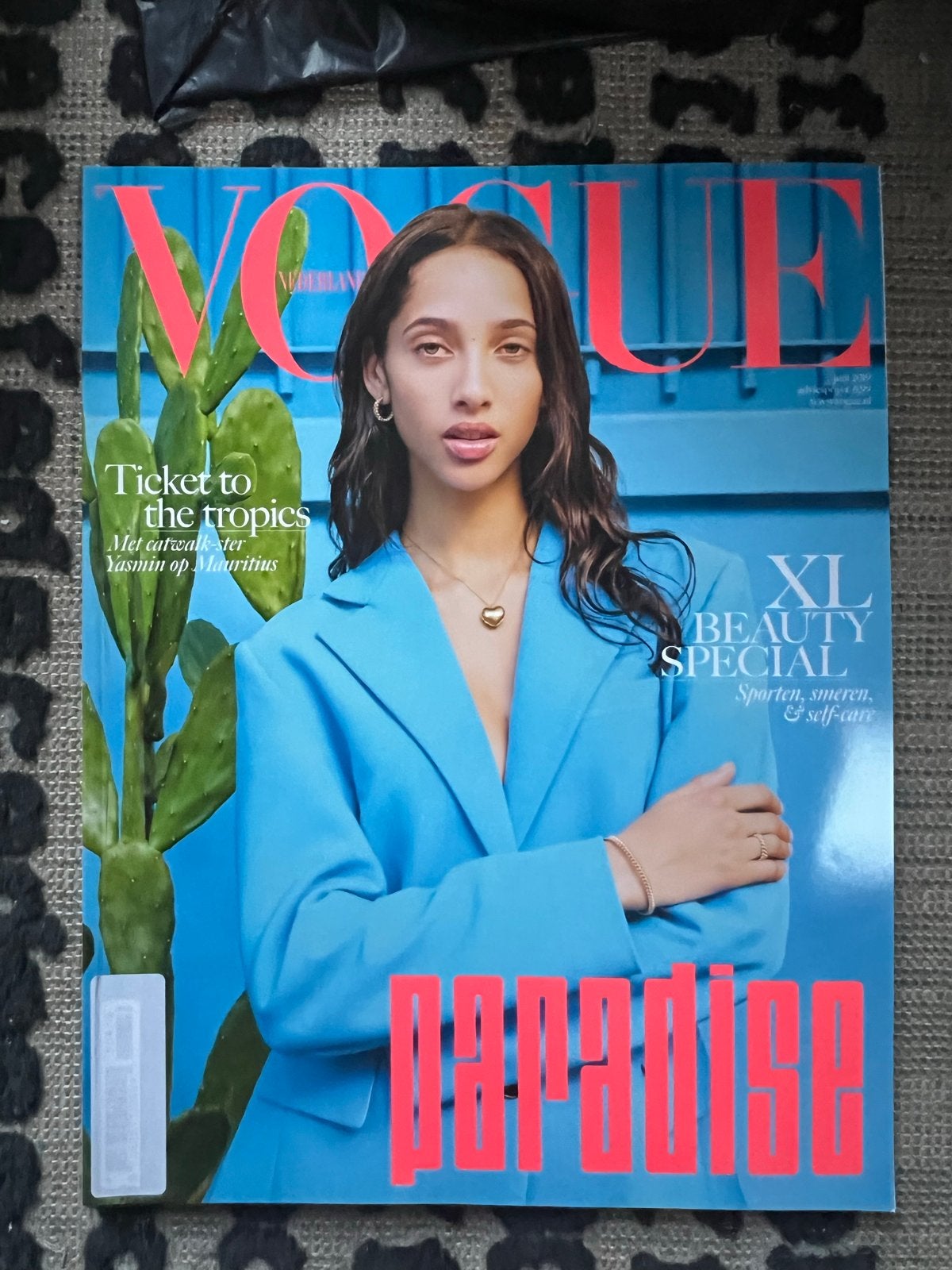 Vogue Nederland Juli 2022 - Yasmin op Mauritius, Ophalen of Verzenden, Zo goed als nieuw, Glossy