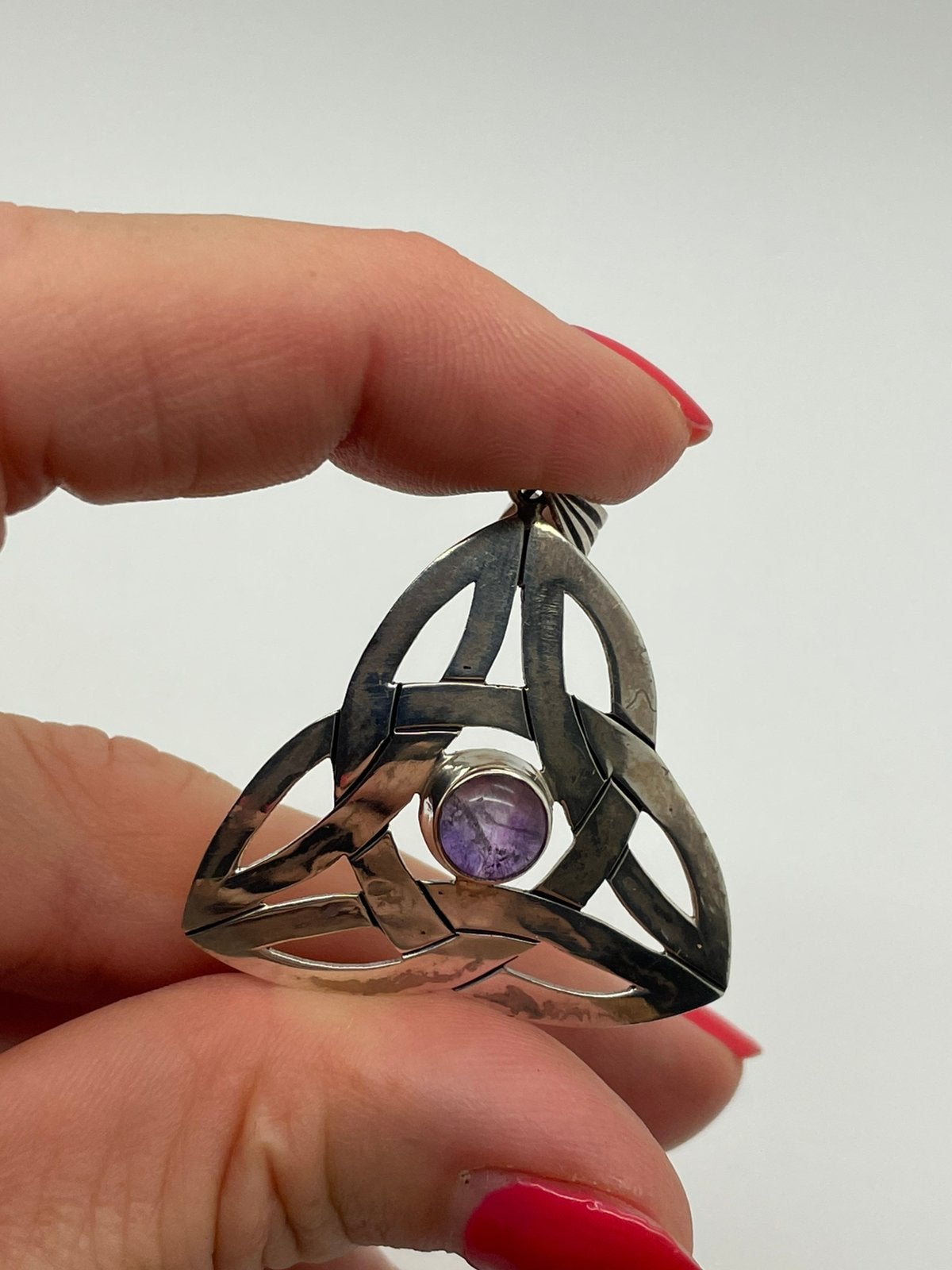 F564 Prachtige zilveren hanger Keltisch ontwerp, Overige voorstellingen, Ophalen of Verzenden, X, Met edelsteen