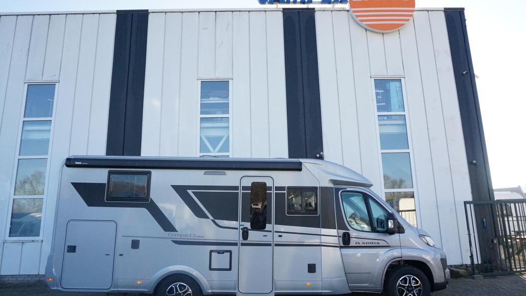 Adria Compact Supreme DL, Automaat, Ringverwarming, Fiat, Afzuigkap