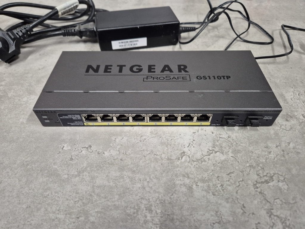 NETGEAR ProSAFE GS110TP Gigabit PoE+ Smart Managed Switch, Ophalen of Verzenden, Zo goed als nieuw