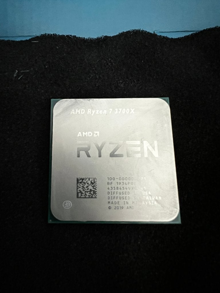 AMD Ryzen 7 3700X Processor - Zo goed als nieuw, 8-core, AMD Ryzen 7 3700X, Ophalen of Verzenden, 3 tot 4 Ghz