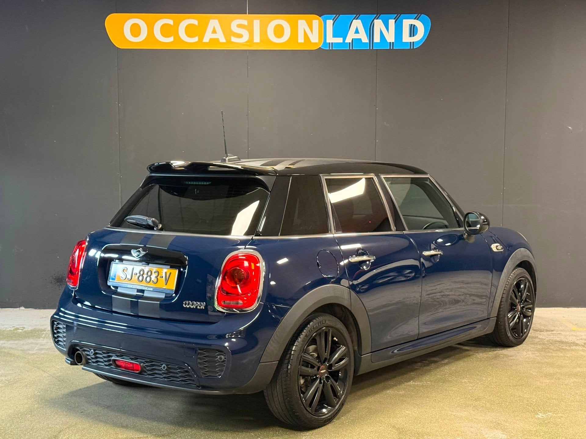 Mini Mini 1.5 Cooper Serious Business JCW|KEYLESS|LED|CRUISE, Auto's, Mini, 136 pk, Gebruikt, Blauw, 49 €/maand