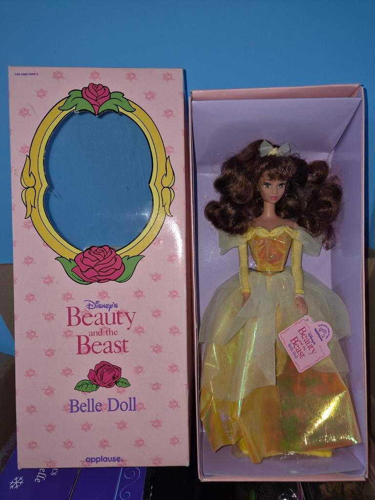 Belle pop met gele jurk, Ophalen of Verzenden, Zo goed als nieuw, Pop