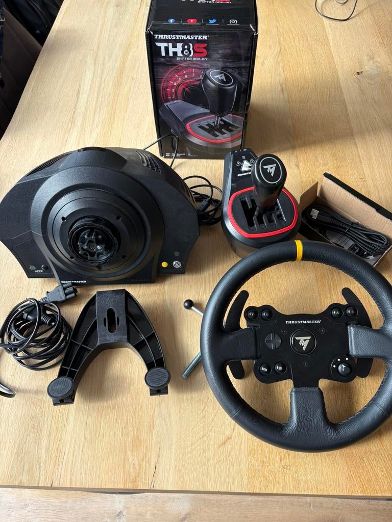 Thrustmaster TX force feedback racestuur met schakelpook, Ophalen of Verzenden, Zo goed als nieuw, Stuurtje of Sportattribuut