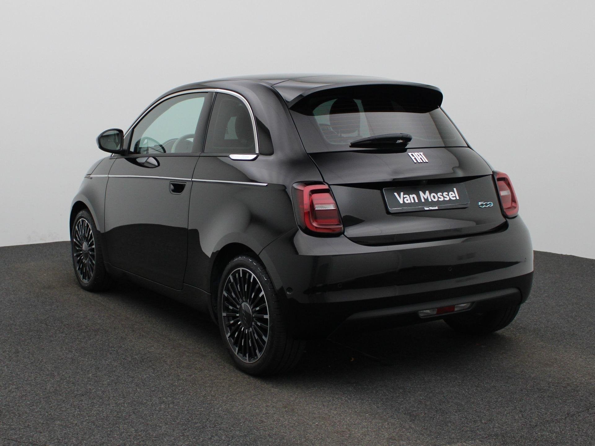 Fiat 500e 42 kWh La Prima by Bocelli | SOH 96,5% | ACHTERUIT, 12 maanden, Gebruikt, 118 pk, 4 stoelen